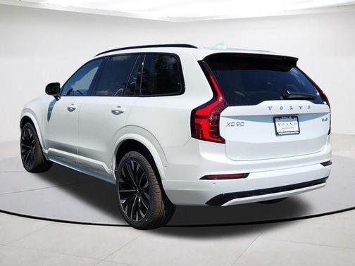 Crystal White Pearl 2026 Volvo XC90 B6 Ultra Dark Theme 6-Seater