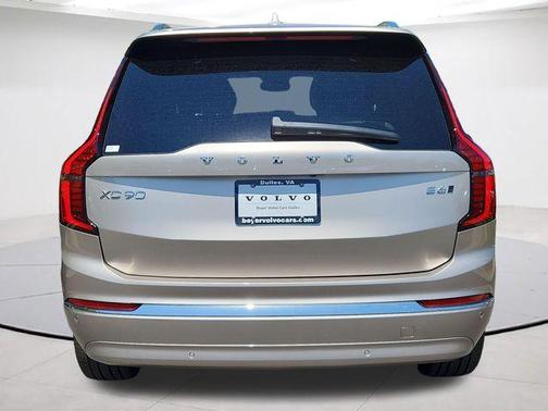 Bright 2026 Volvo XC90 B6 Plus 7-Seater
