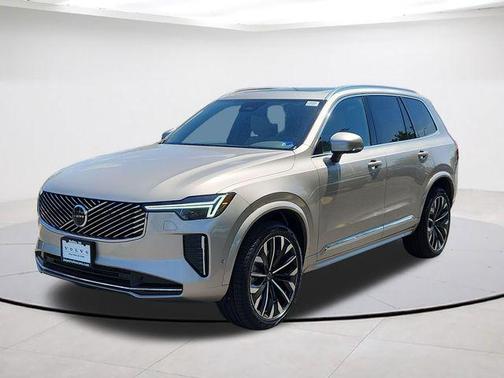 Bright 2026 Volvo XC90 B6 Plus 7-Seater