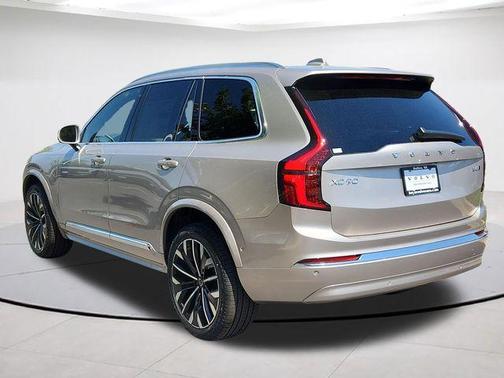 Bright 2026 Volvo XC90 B6 Plus 7-Seater