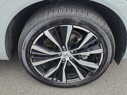 2025 Volvo XC60 Plus