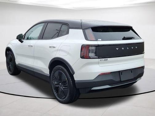 Crystal White 2026 Volvo EX30 TWIN MOTOR CROSS COUNTRY ULTRA