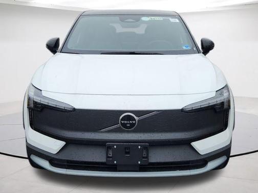 Crystal White 2026 Volvo EX30 TWIN MOTOR CROSS COUNTRY ULTRA