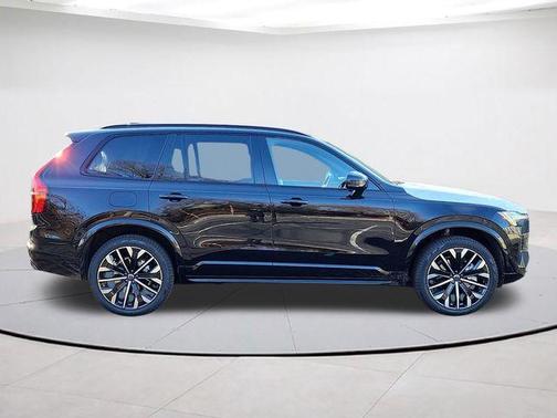 Onyx Black Metallic 2026 Volvo XC90 B6 Ultra Dark Theme 6-Seater