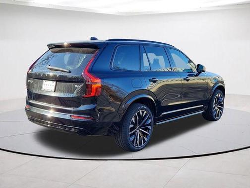 Onyx Black Metallic 2026 Volvo XC90 B6 Ultra Dark Theme 6-Seater
