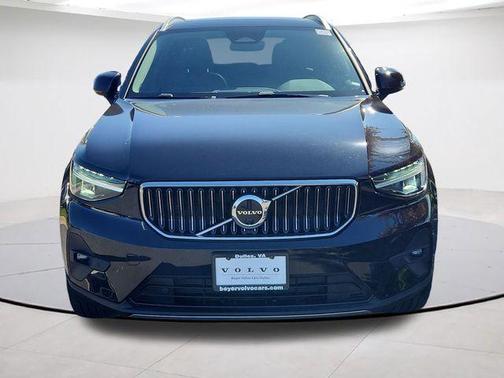 Onyx Black Metallic 2023 Volvo XC40 B5 Plus Bright Theme