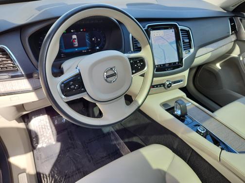 2024 Volvo XC90 B6 Plus Bright Theme 6-Seater