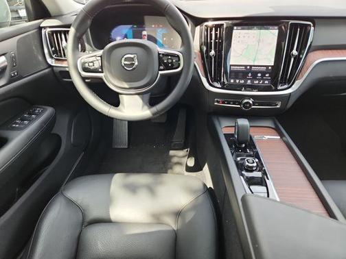 Metallic 2025 Volvo V60 Cross Country B5 Plus