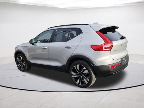 Silver 2023 Volvo XC40 B5 Plus Dark Theme