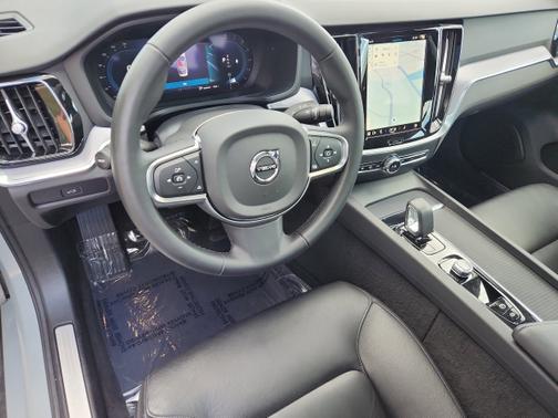 2025 Volvo S60 B5 Core
