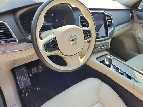 2024 Volvo XC90 Recharge Plug-In Hybrid T8 Plus Bright Theme 7 Passenger