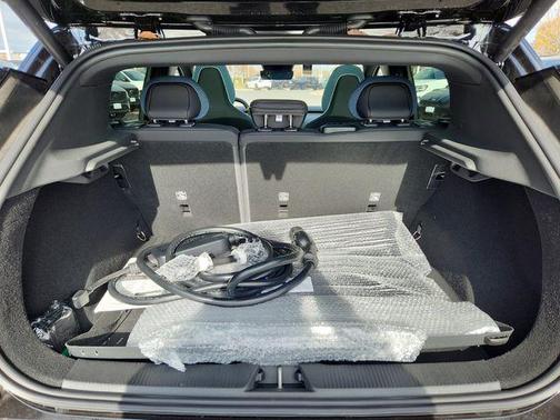 Onyx Black Metallic 2025 Volvo EX30 Twin Motor Plus