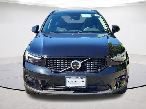 Onyx Black 2026 Volvo XC40 B5 Plus