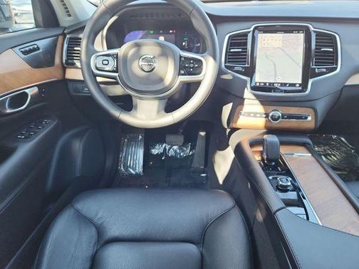 2023 Volvo XC90 Recharge Plug-In Hybrid T8 Plus 6 Passenger