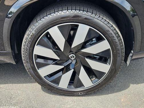 Onyx Black Metallic 2023 Volvo XC90 Recharge Plug-In Hybrid T8 Ultimate Bright Theme 7-Seater
