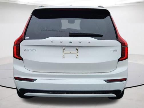 Crystal White Pearl 2026 Volvo XC90 Plug-In Hybrid T8 Ultra Dark Theme 7-Seater