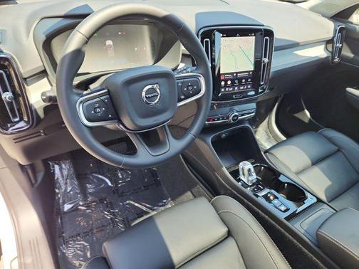 Crystal White Pearl 2025 Volvo XC40 B5 Plus Bright Theme