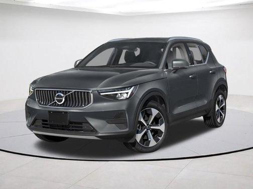 Forest Green 2026 Volvo XC40 B5 Plus