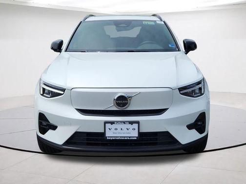Crystal White Pearl 2026 Volvo EX40 Single Motor Extended Range Plus