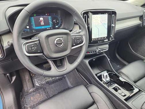 2023 Volvo XC40 Plus