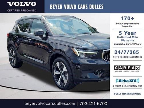 Onyx Black Metallic 2025 Volvo XC40 B5 Core Bright Theme