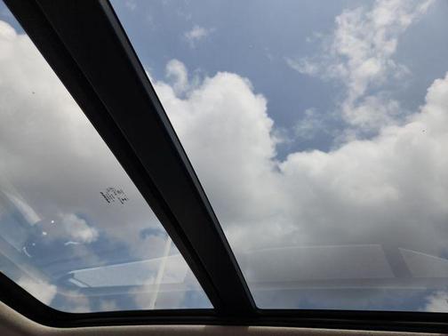 Onyx Black Metallic 2025 Volvo XC40 B5 Core Bright Theme