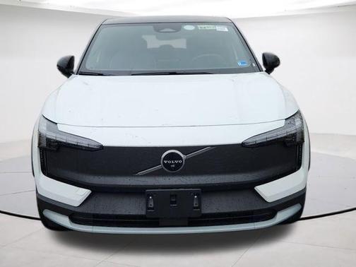 Crystal White 2026 Volvo EX30 TWIN MOTOR CROSS COUNTRY ULTRA