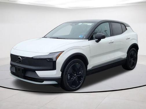 Crystal White 2026 Volvo EX30 TWIN MOTOR CROSS COUNTRY ULTRA