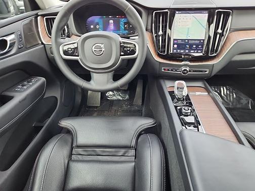 Onyx Black Metallic 2023 Volvo XC60 B5 Ultimate Bright Theme