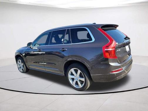 Platinum Gray Metallic 2023 Volvo XC90 B6 Core