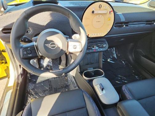 Yellow 2025 MINI Hardtop SIGNATURE PLUS