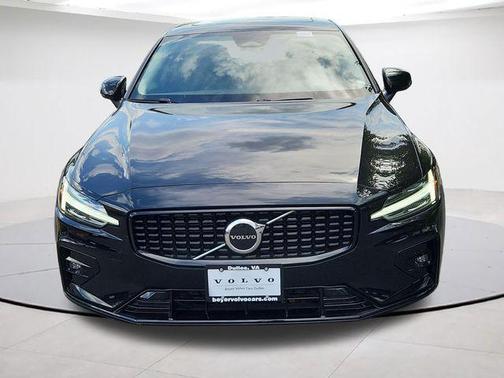 Onyx Black Metallic 2025 Volvo S60 B5 Core
