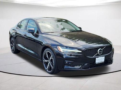 Onyx Black Metallic 2025 Volvo S60 B5 Core
