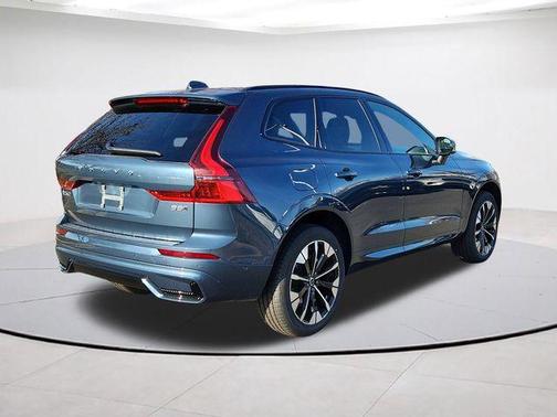 Denim Blue Metallic 2026 Volvo XC60 B5 Plus