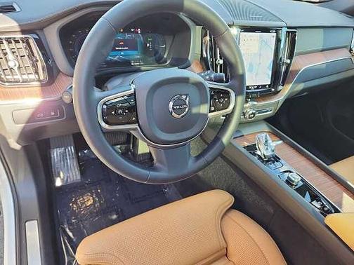 2024 Volvo XC60 Ultimate
