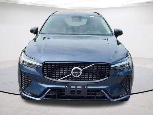 Denim Blue Metallic 2025 Volvo XC60 B5 Plus