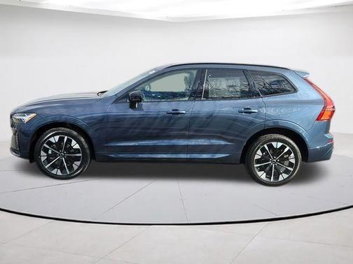 Denim Blue Metallic 2026 Volvo XC60 B5 Plus