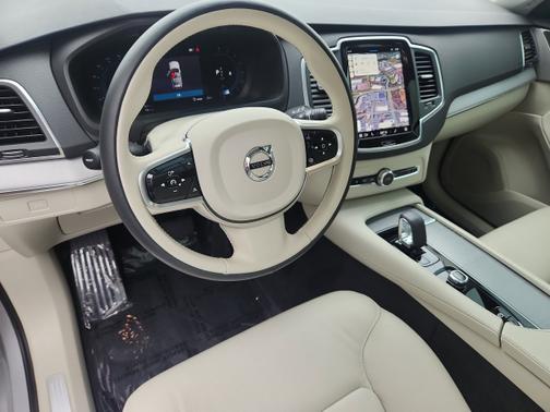 2024 Volvo XC90 B5 Core