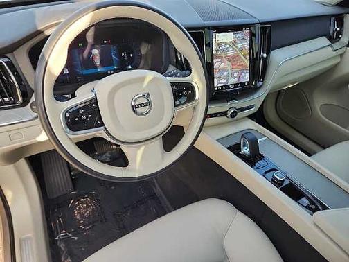 2024 Volvo XC60 Plus