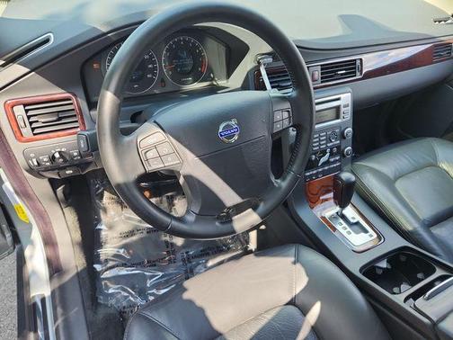 Electric Silver Metallic 2008 Volvo XC70 3.2