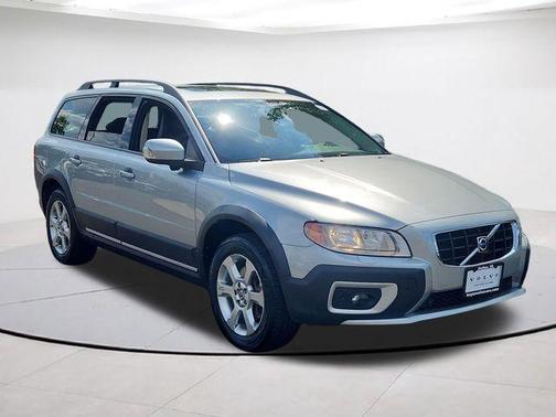 Electric Silver Metallic 2008 Volvo XC70 3.2