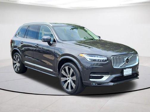 Platinum Gray Metallic 2023 Volvo XC90 B6 Ultimate 6-Seater