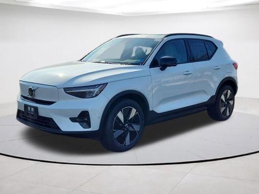 Crystal White Pearl 2026 Volvo EX40 Twin Motor Plus