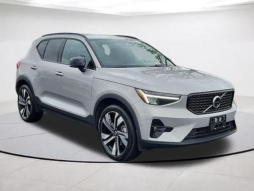 2025 Volvo XC40 Plus