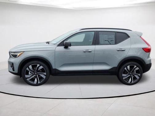 Gray Metallic 2026 Volvo XC40 B5 Ultra