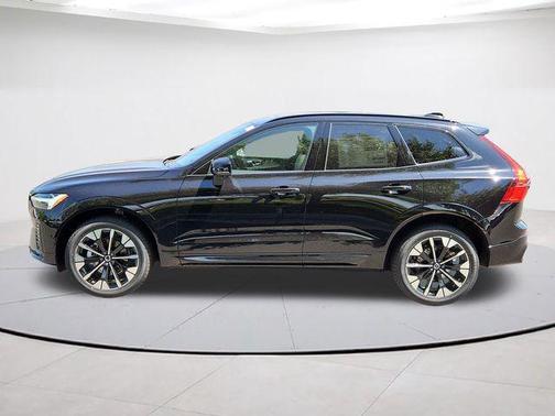 Onyx Black Metallic 2026 Volvo XC60 B5 Plus