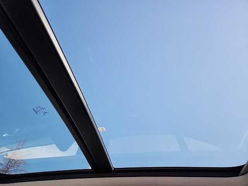 2025 Volvo XC40 Core