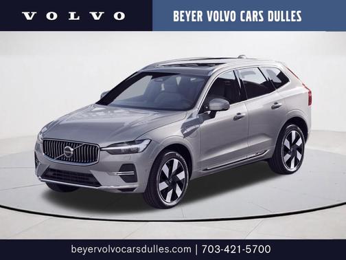 Crystal White Metallic 2024 Volvo XC60 Recharge Plug-In Hybrid T8 Ultimate Dark Theme