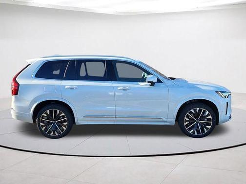 Crystal White Pearl 2026 Volvo XC90 B6 Plus 7-Seater