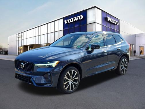 2023 Volvo XC60 B5 Plus Dark Theme